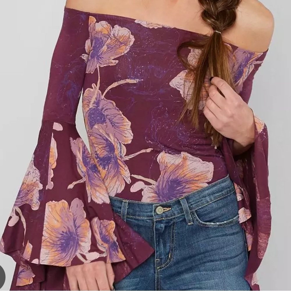 Free People Birds Of Paradise Bell sleeve Floral Top Size Small Oversized